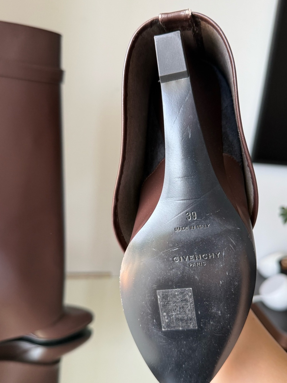 EUC Givenchy Shark Lock embellished glossed-leather knee boots 39 $2,550 - Picture 15 of 16